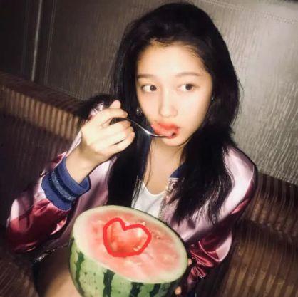 娱乐圈吃瓜关晓彤,娱乐圈的瓜中女王,揭秘她的星途历程